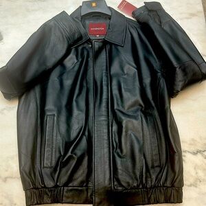 Covington Leather Men's Black Leather Bomber Coat Jacket - Size medium